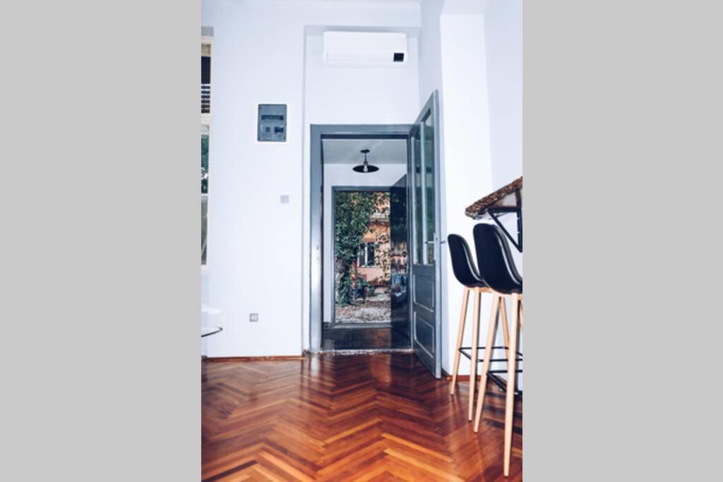 ☆Modern High Ceiling Apartment - Heart Of The City Oradea Exterior photo